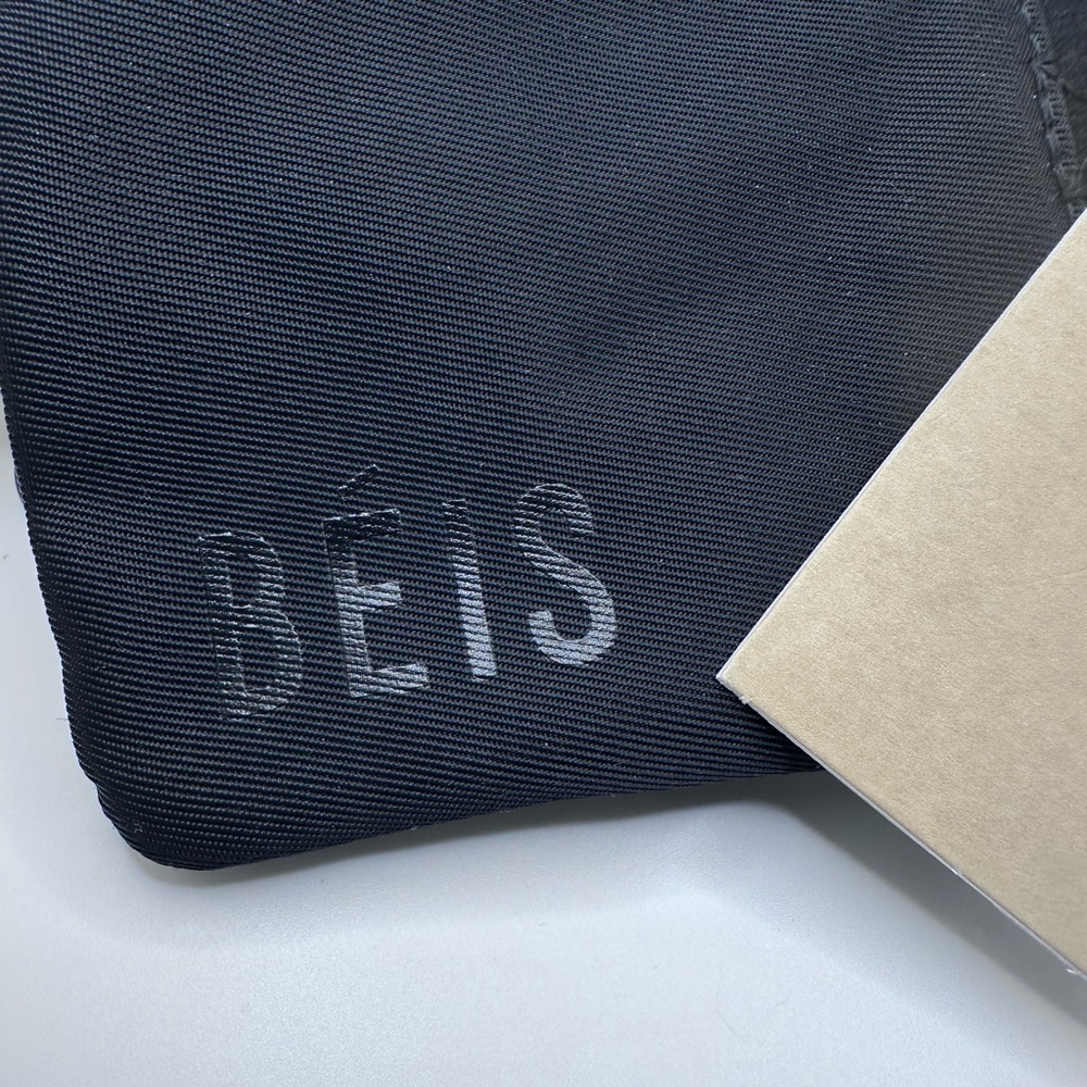 BÉIS Black Pet Accessory